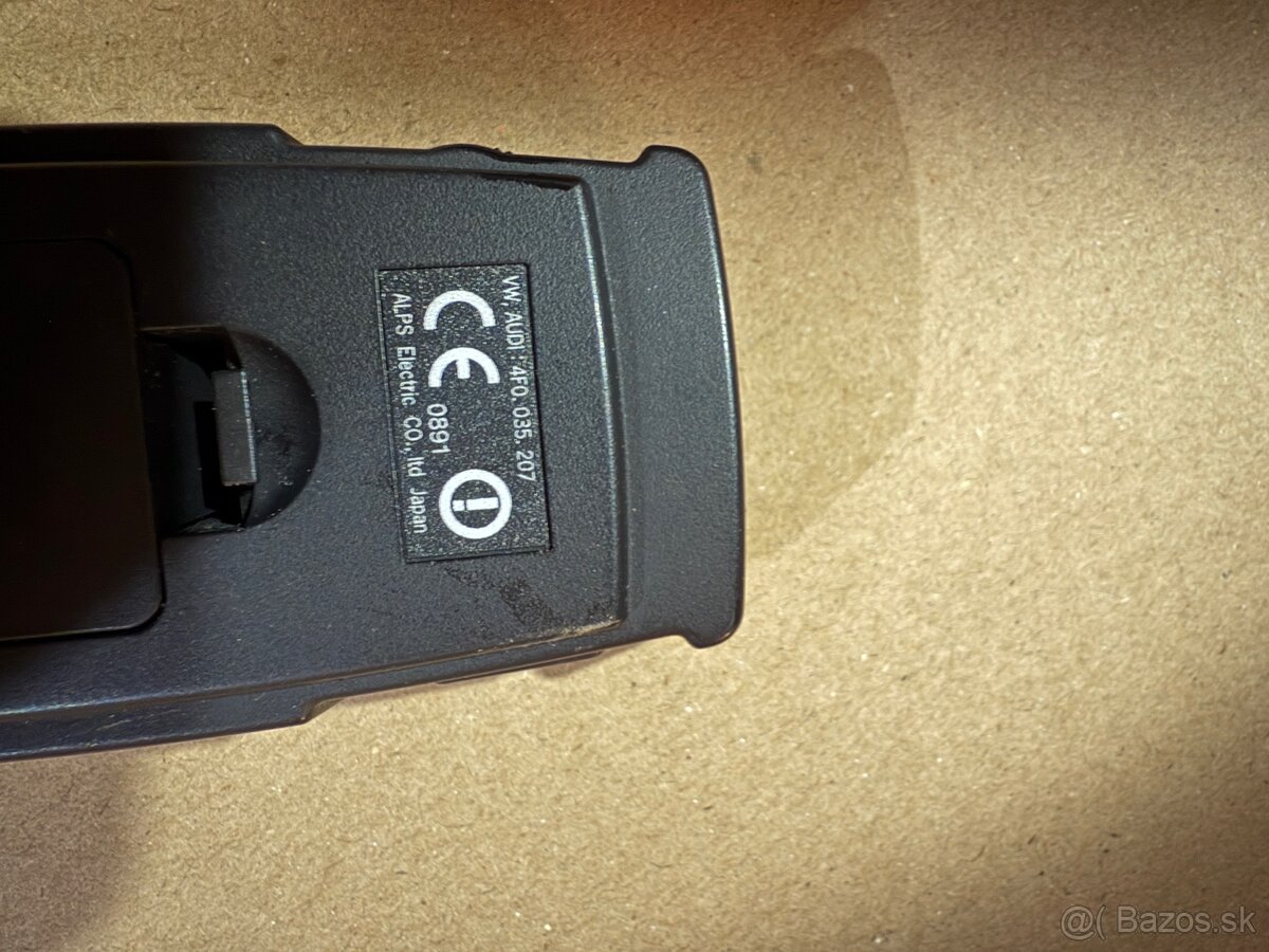 Diaľkový ovládač rádia 4F0035207 - 2