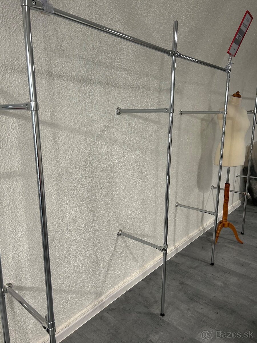 Nabytok z predajne - 2