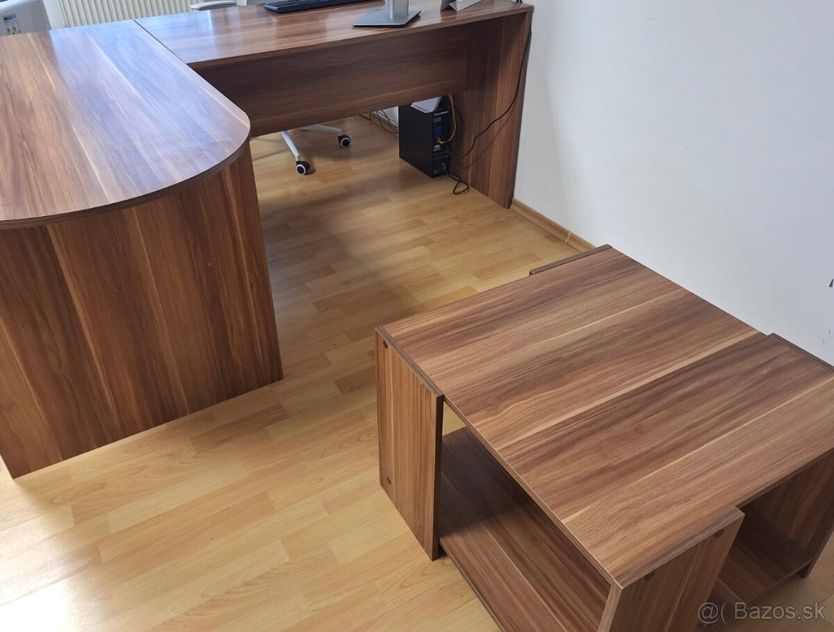 Kancelársky nábytok - 2