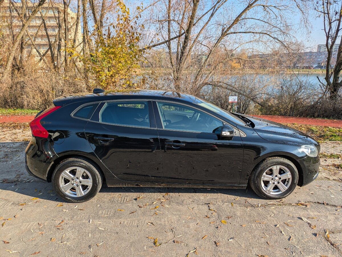 Volvo V40 D2 - 2