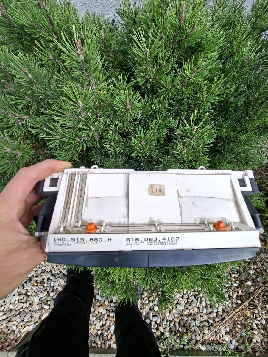 Predám budíky vw golf mk3. - 2