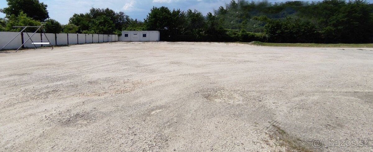 Spevnená plocha, Nové Mesto nad Váhom - 2