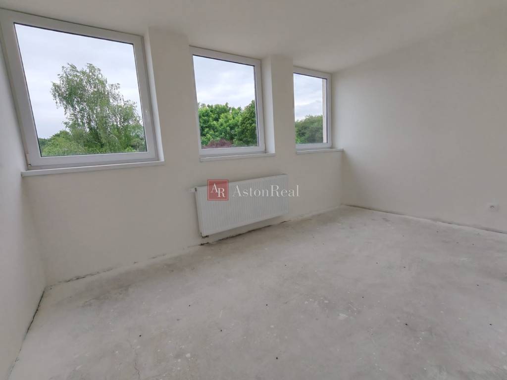 Priestranný byt 4+kk, 98,60m2, 1. poshodie,parkovacie miesto - 2