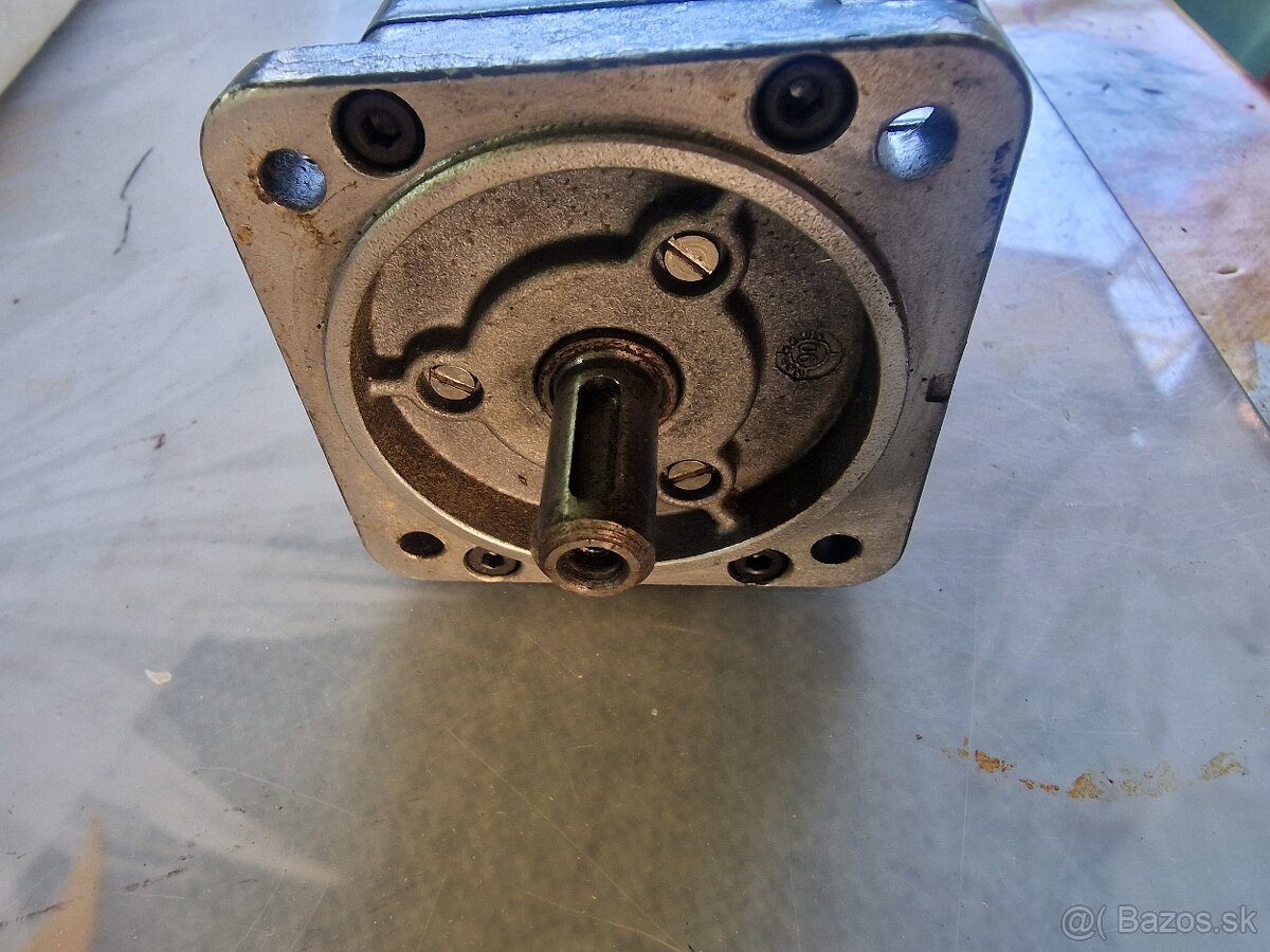 Predam maly servo motor - 2