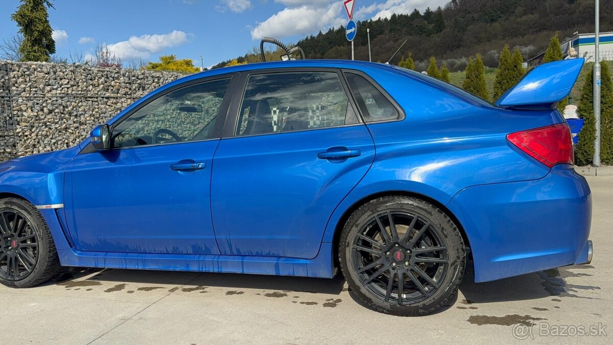 Subaru Impreza wrx sti - 2