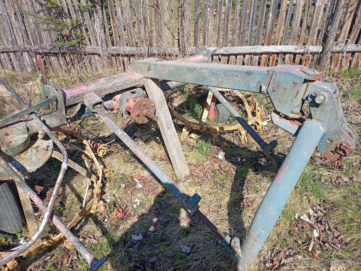 Prevracač-zhrňovač sena - 2