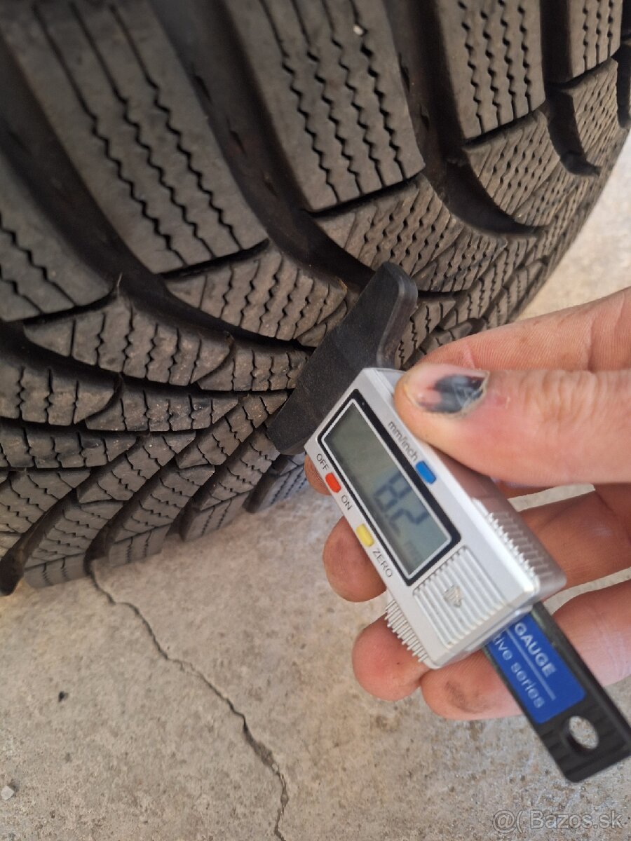 215/65 r17 Semperit - 2