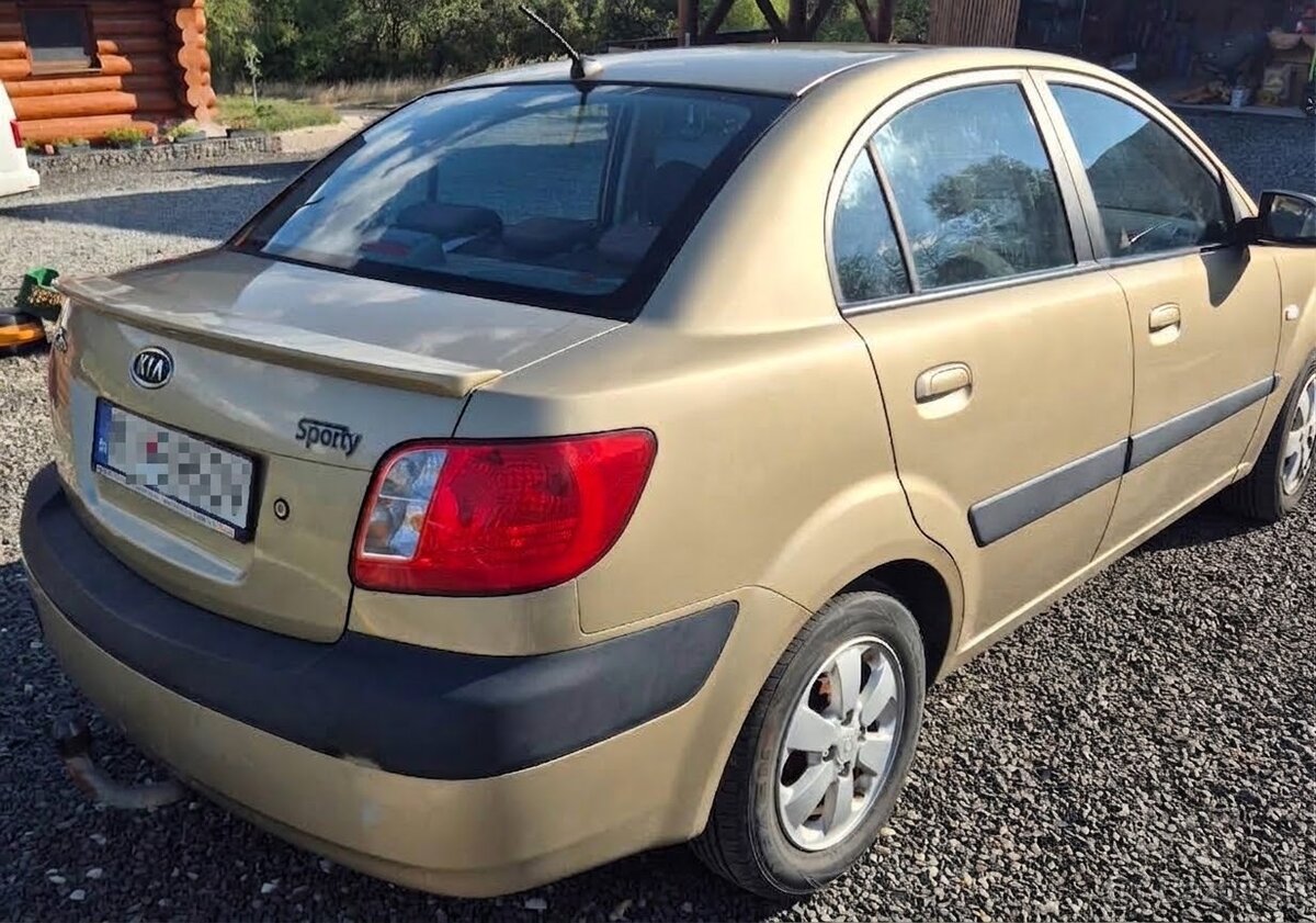 Kia Rio - 2