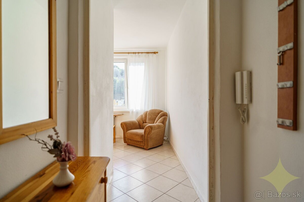 REZERVOVANÉ - Na predaj: zariadený 1-izbový byt, 40 m² – Fon - 2