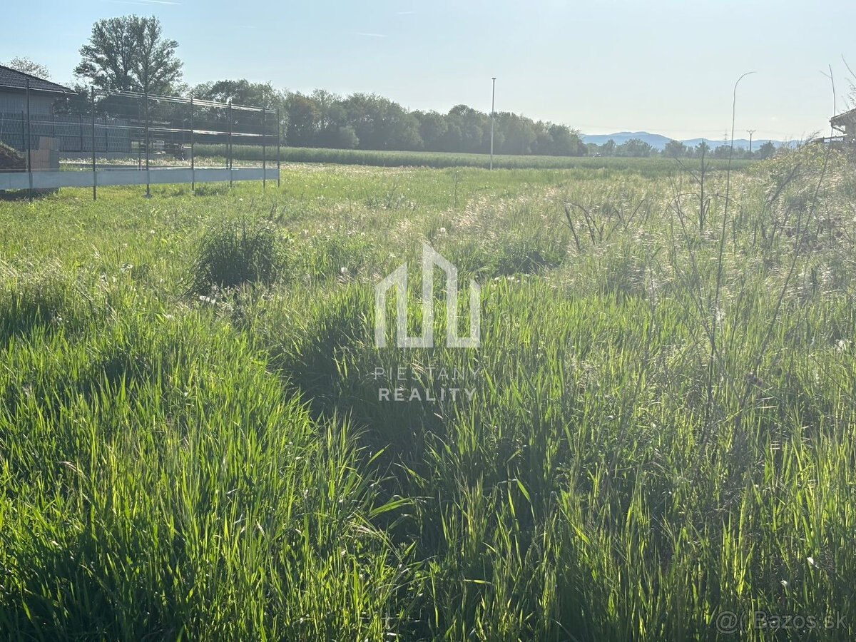 POZEMOK na stavbu RD v novej lokalite obce Modrovka - 2