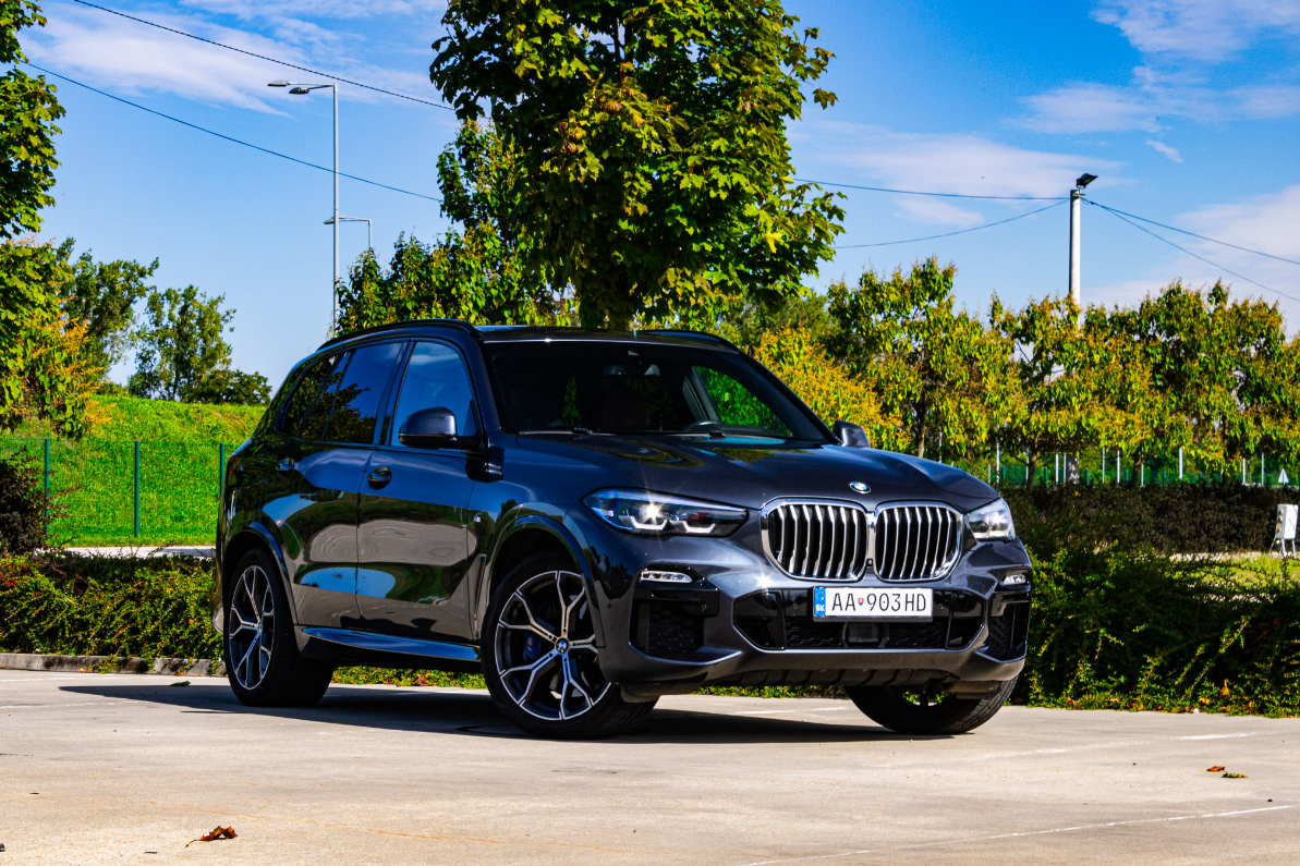 BMW X5 xDrive45e 290kW / TOP STAV / HarmanKardon / FULL LED - 2