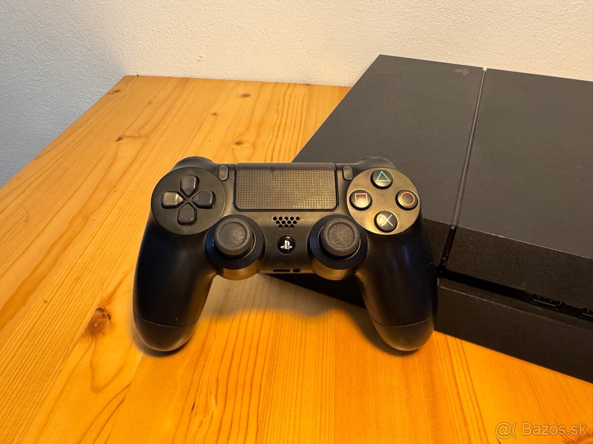 Predám Playstation 4 500GB + Controller - 2