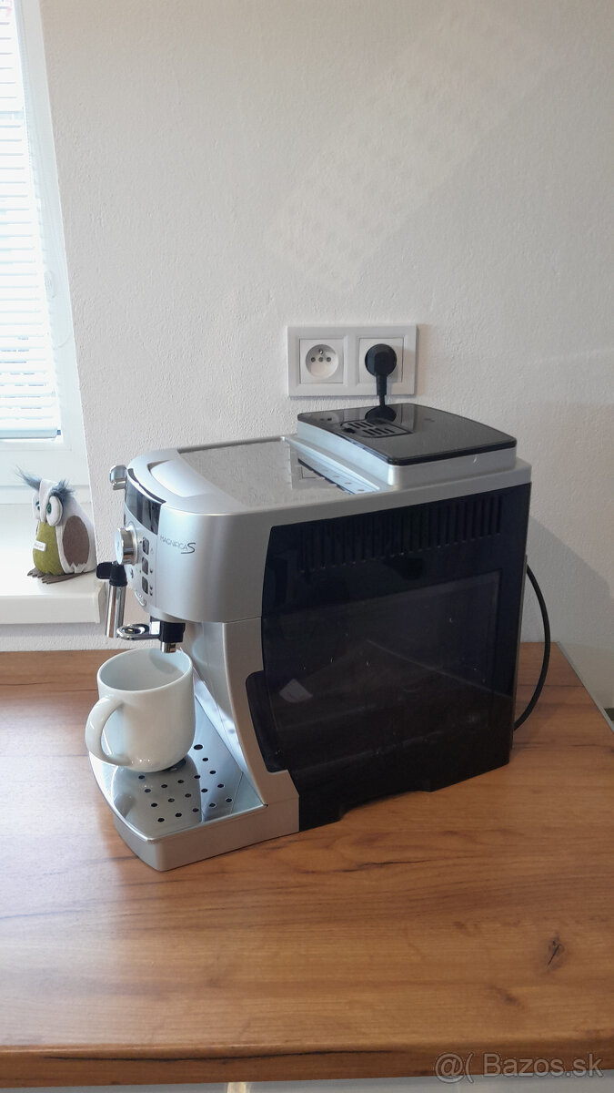 Kávovar - Delongi Magnifica S - 2