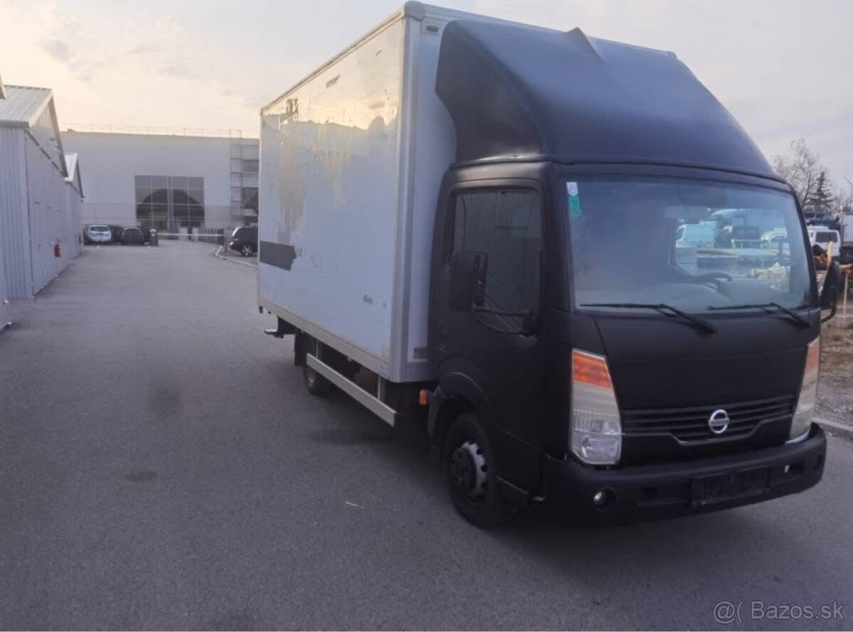 NISSAN CABSTAR 2,5 - 2