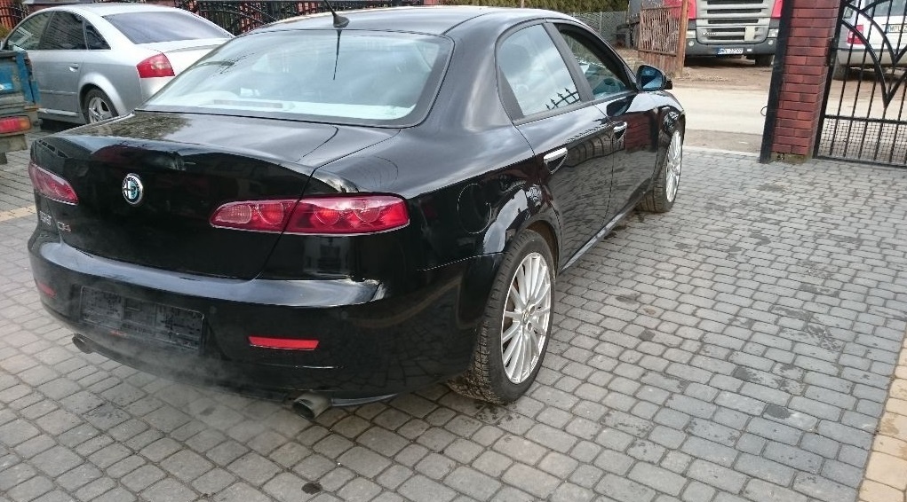 Alfa Romeo 159 3.2 JTS rozpredám - 2