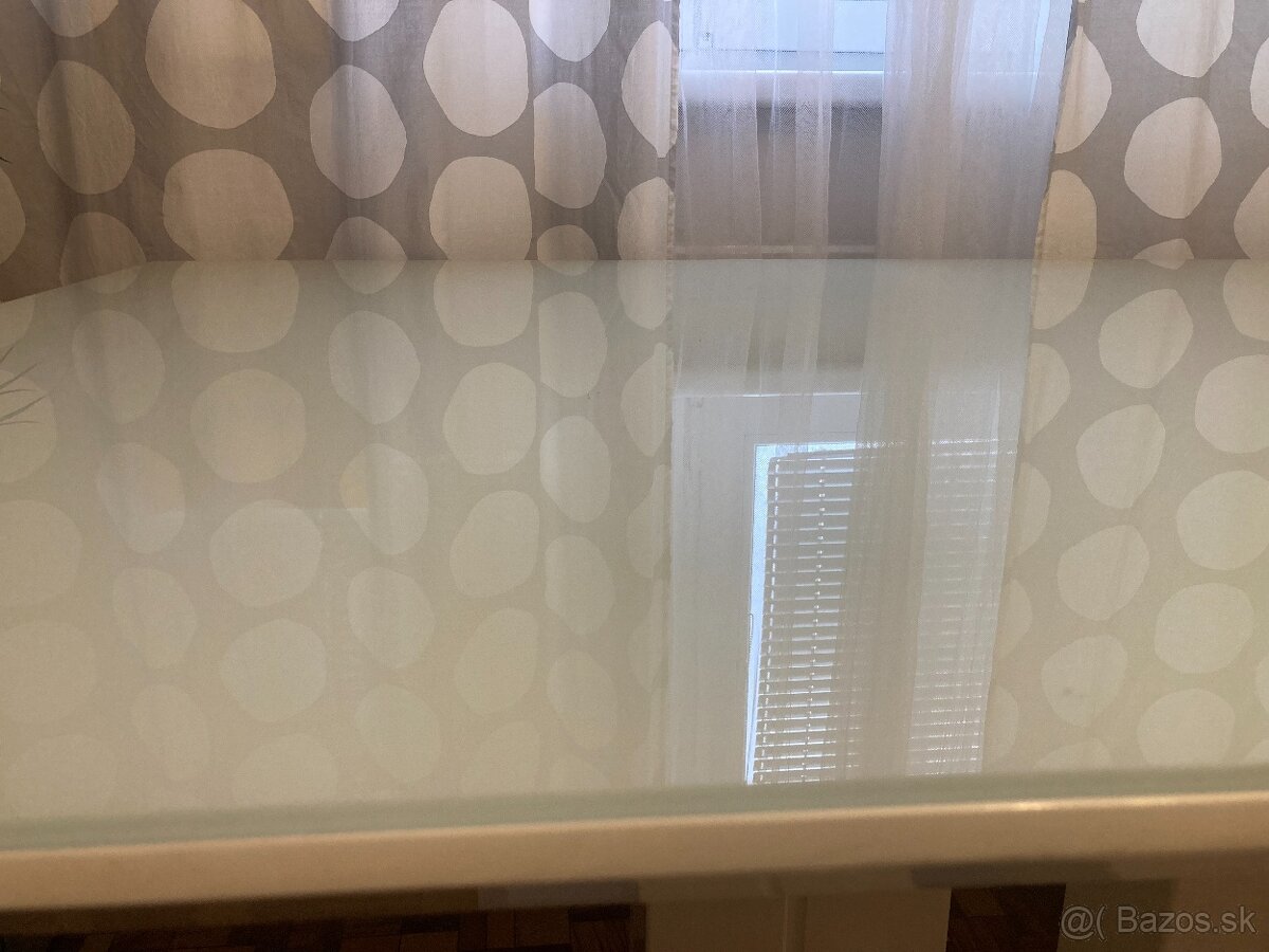 Predám jedálenský stôl - 2