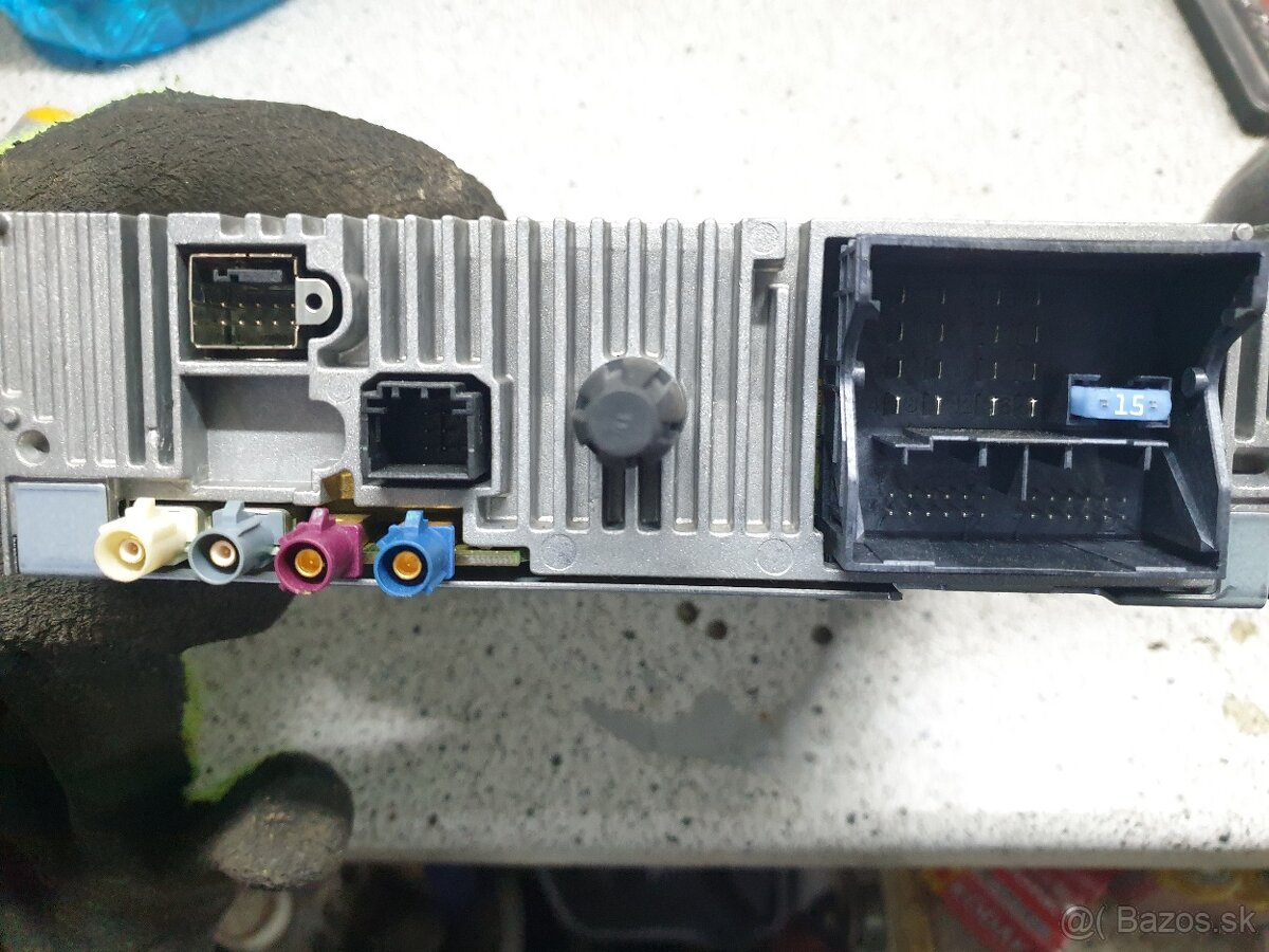 Predám autoradio RT3-4 - 2