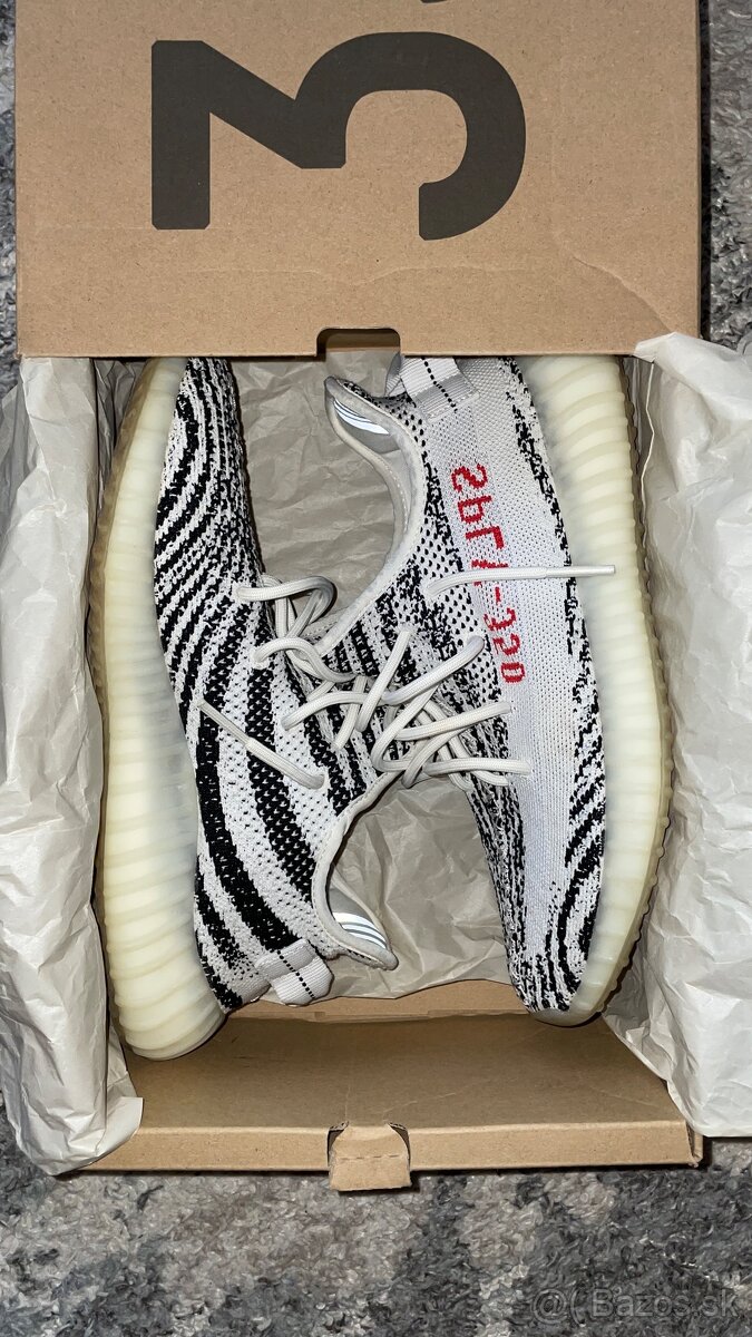 YEEZY BOOST 350 v2 Zebra - 2