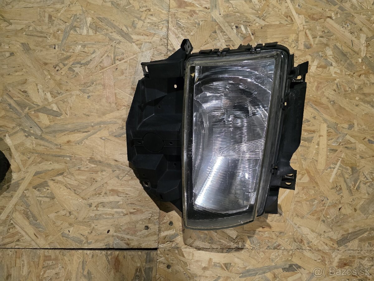 Predám svetlá na vw T4 - 2