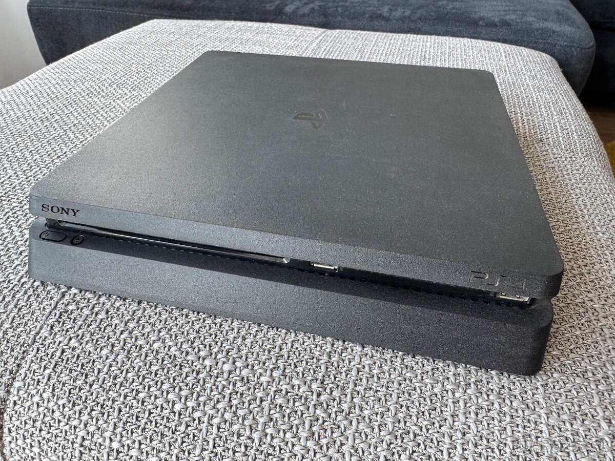 Predám PlayStation 4 Slim 1TB + 2 ovládače + krabica - 2