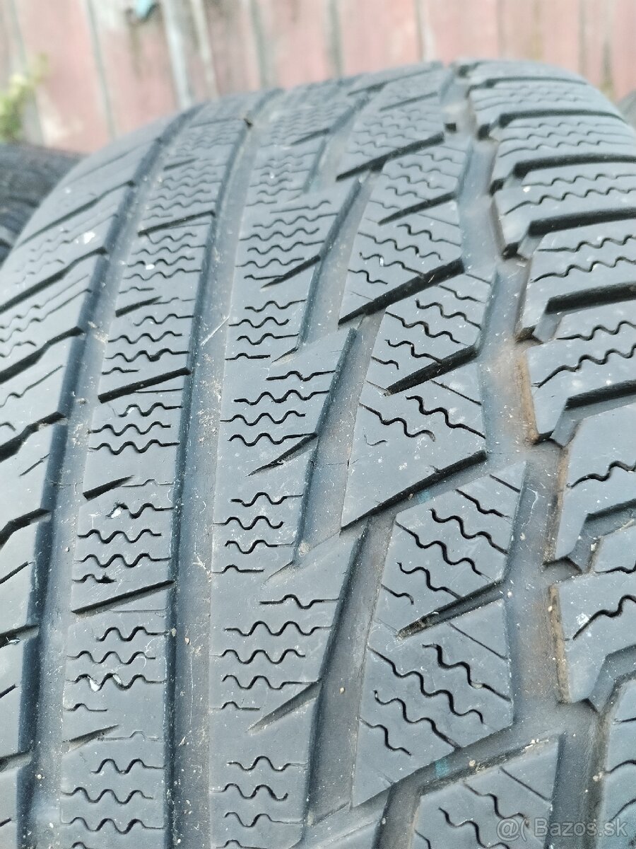 Predám 225/55 r16 - 2