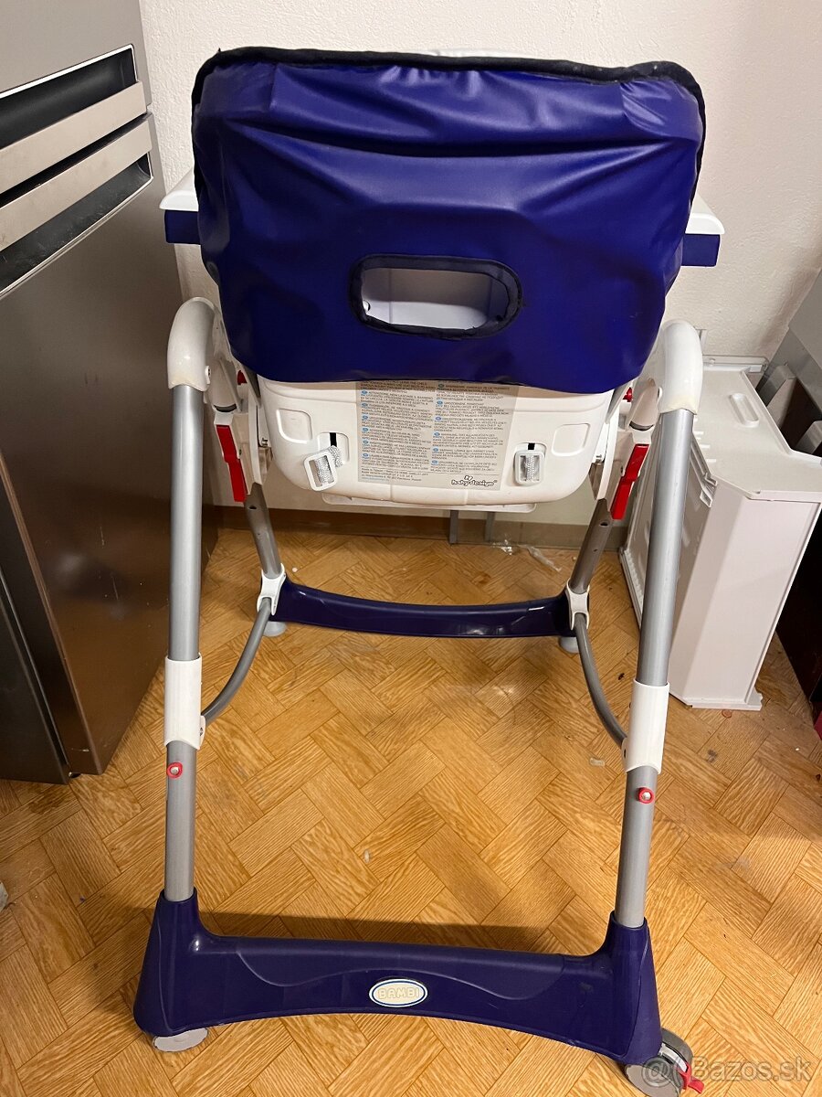 Detska stolicka na krmenie. - 2
