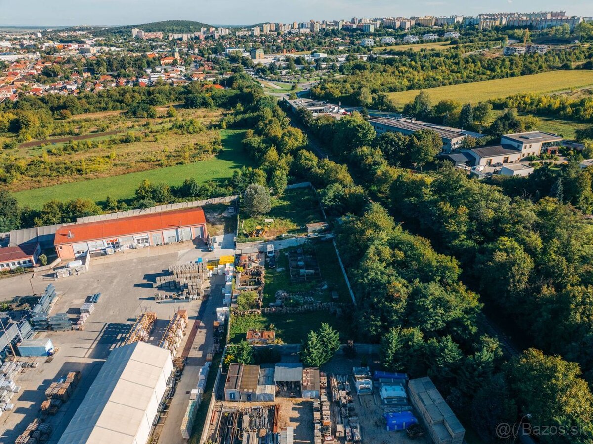 Prenájom pozemku 1275 m2, Nitra – 150 m od vstupu na R1 - 2