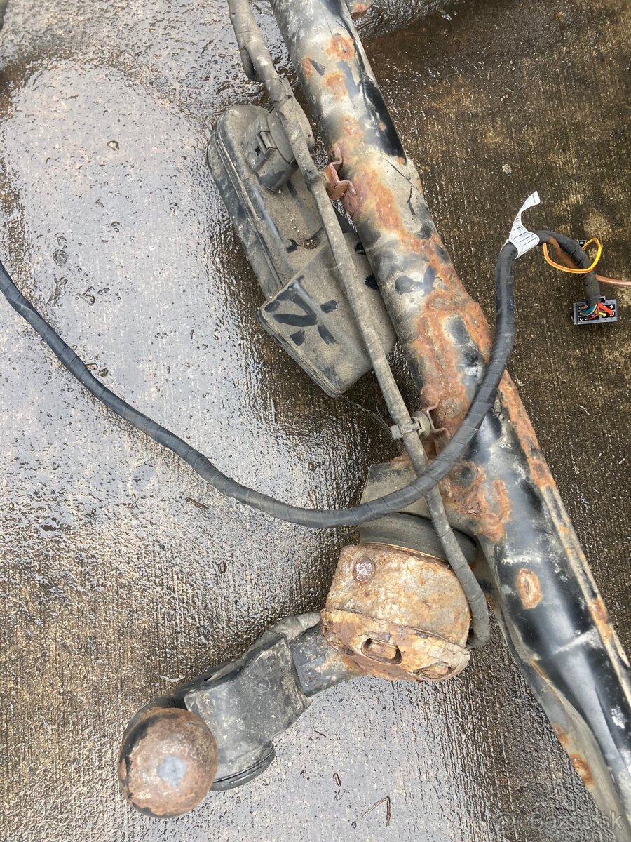 Ťažné zariadenie Golf MK6 Combi - 2