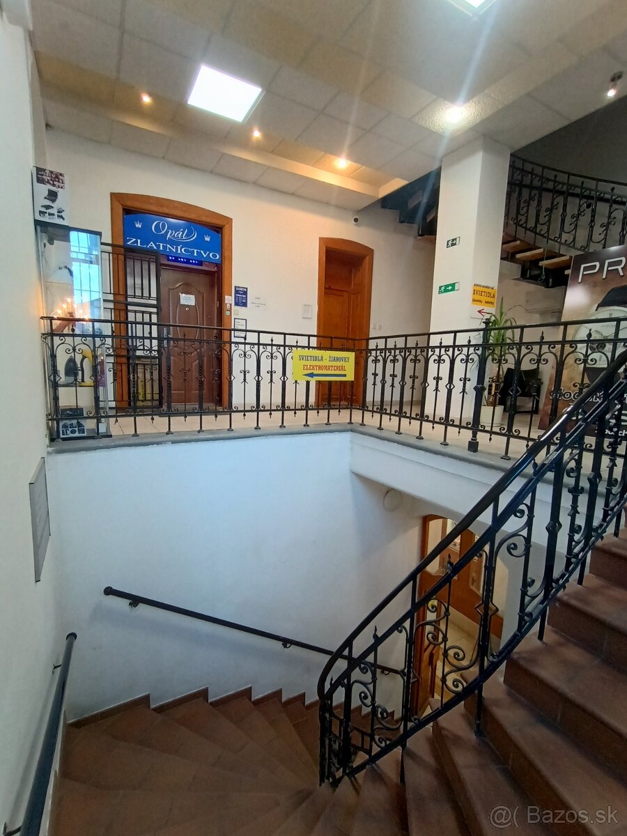 Kancelária s balkónom - 2