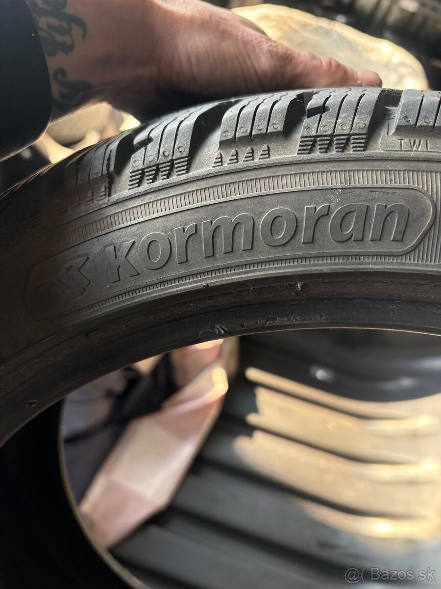 Predám 2ks zimné pneumatiky - 2