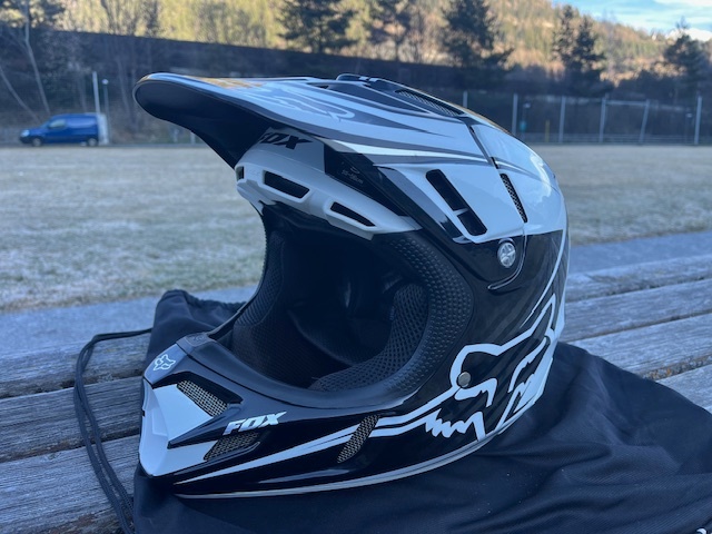 mx prilba FOX V4 carbon - 2