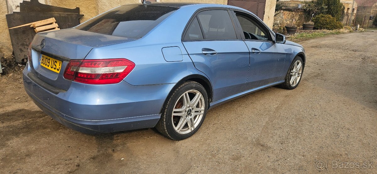 Mercedes E220 - 2