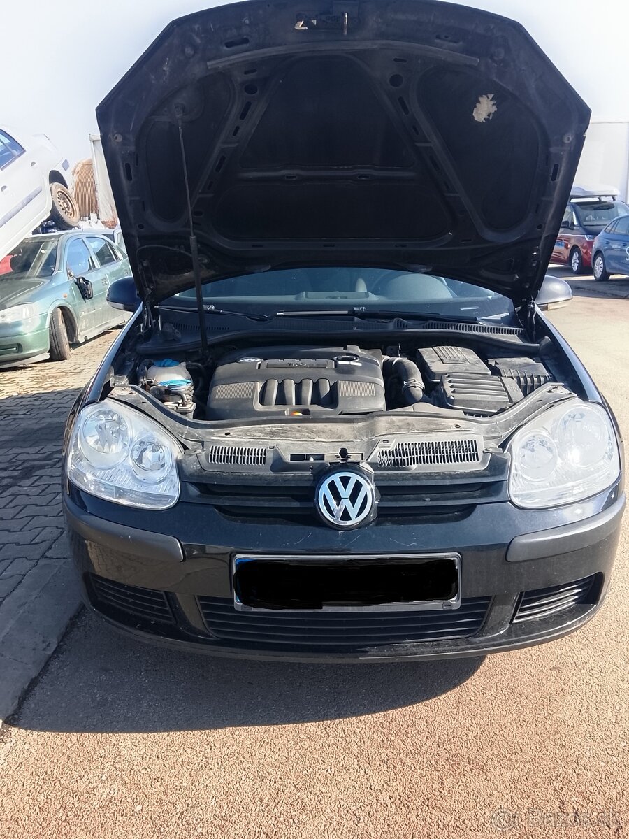 VW GOLF 5 na náhradné diely - 2