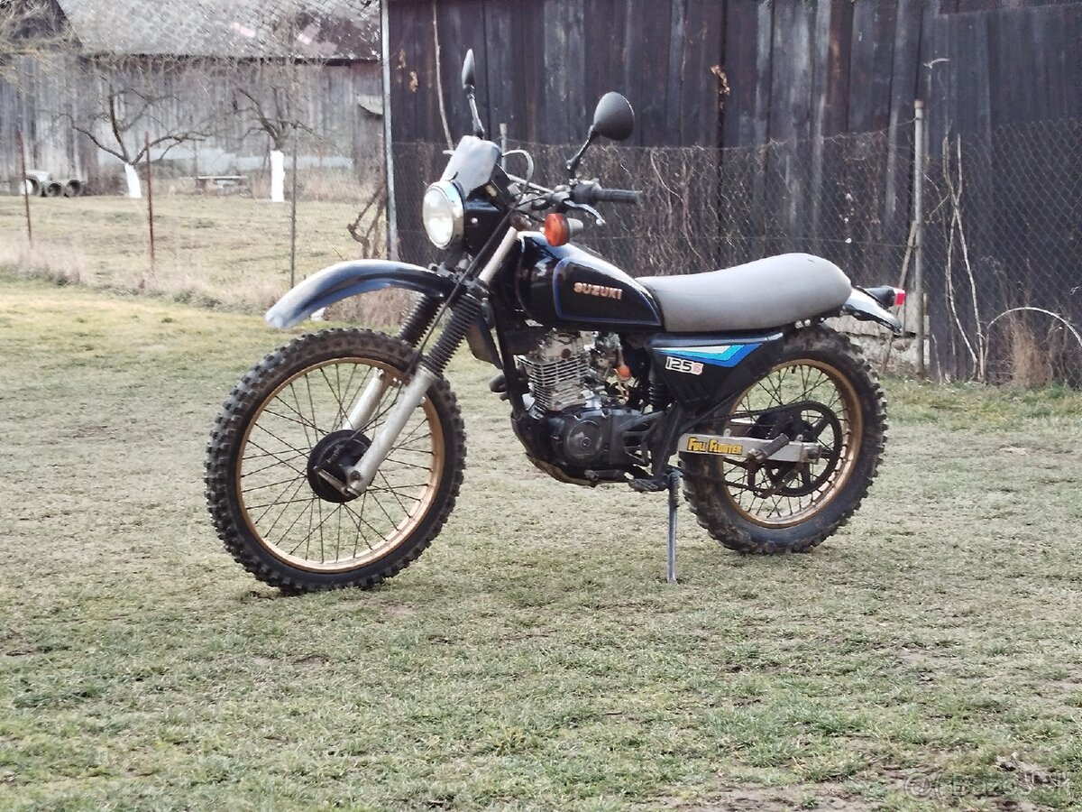 Suzuki DR 125