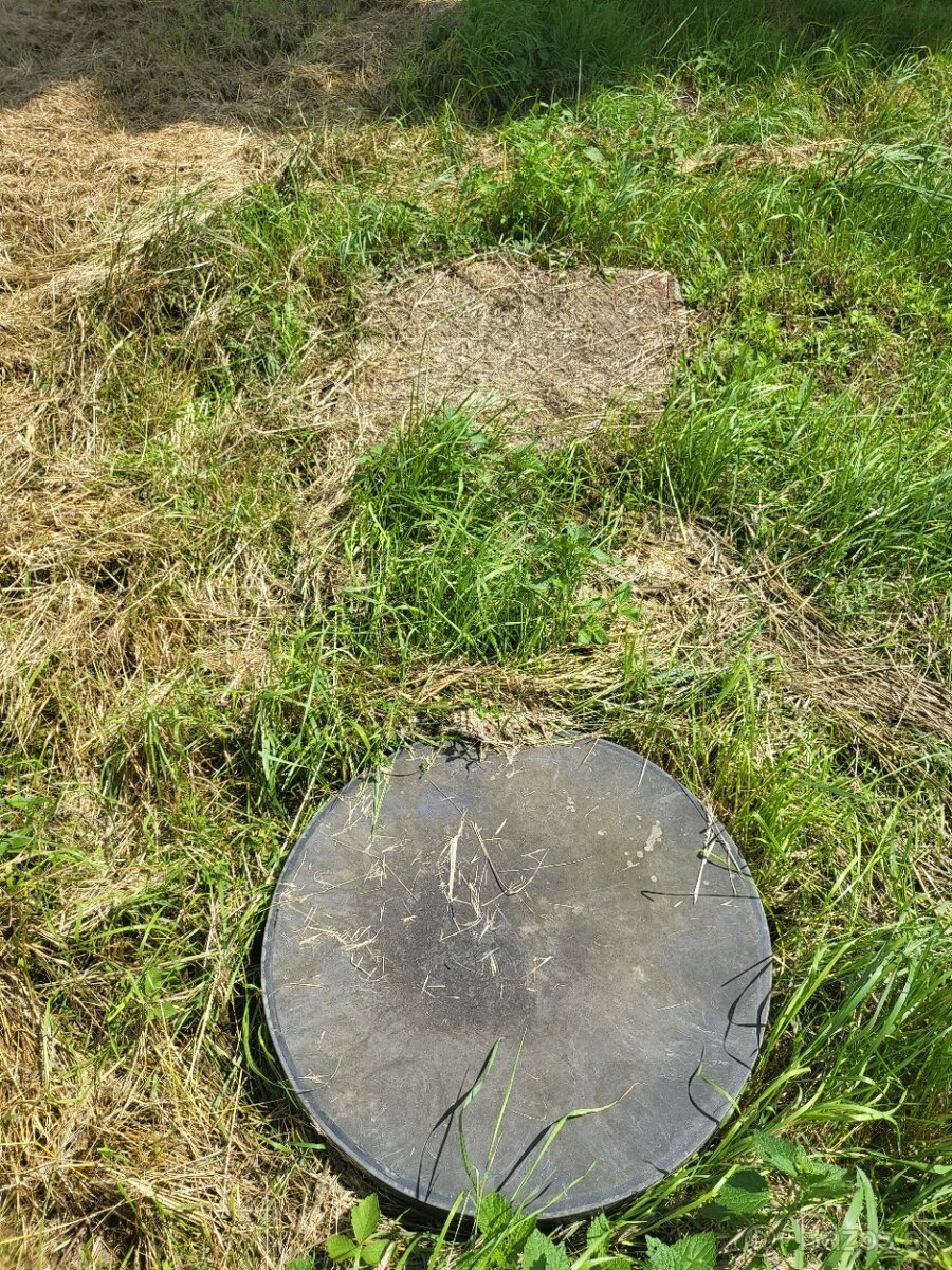 Predám pozemky 2x751m2 a 1x752m2 - 2