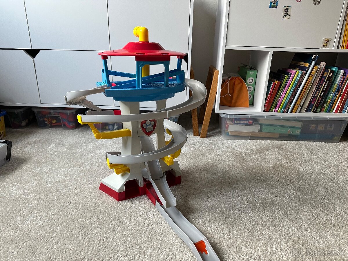 SPIN MASTER Paw Patrol Hliadkovacia veža so závodnou dráhou - 2
