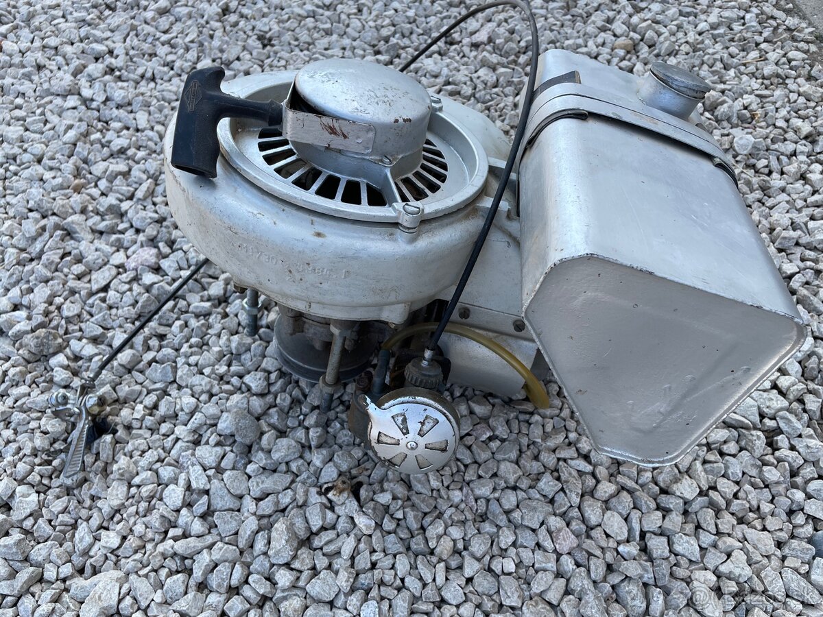 Predám funkčný 2t motor s temenicou - 2