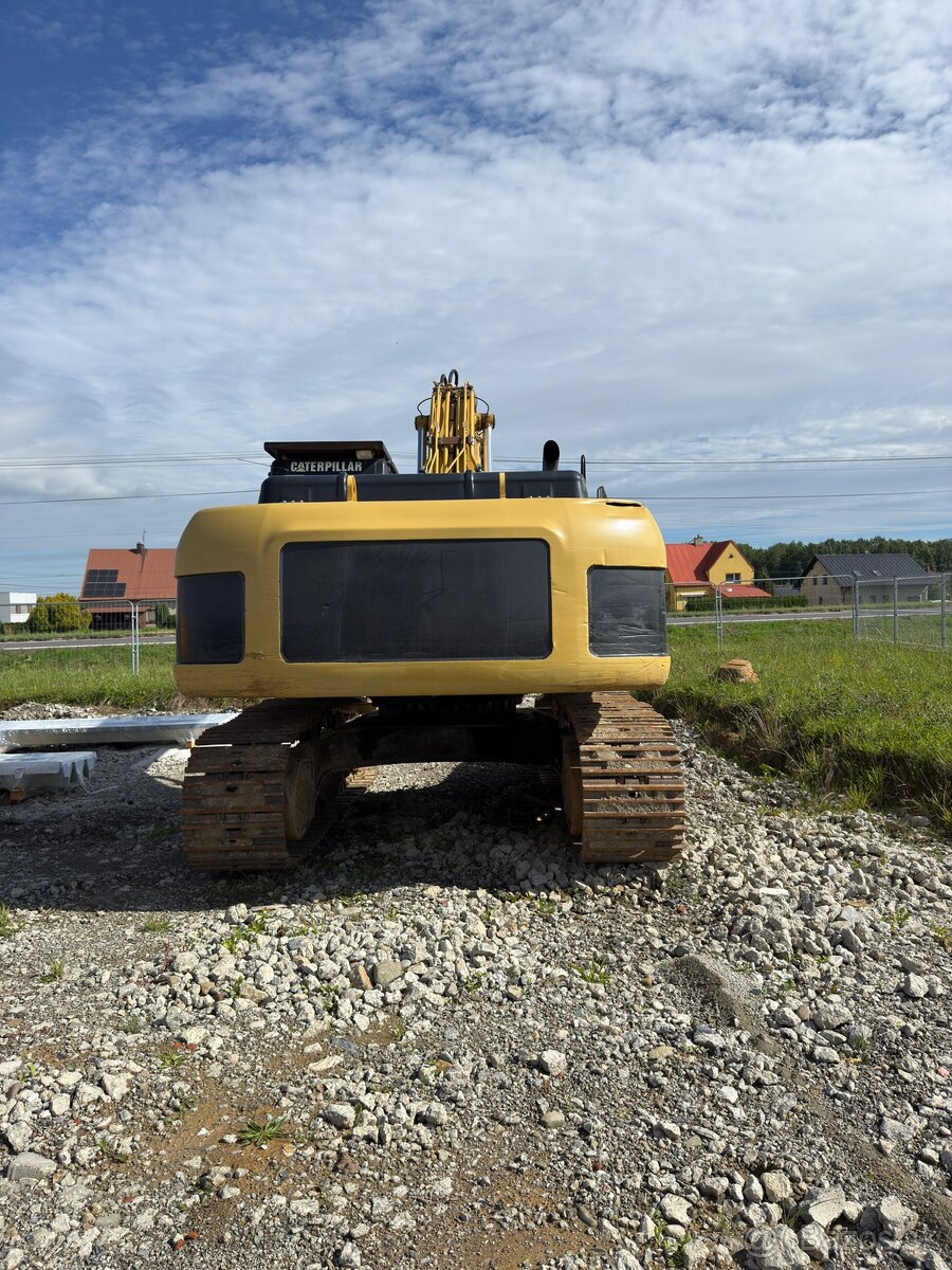 Pásové rypadlo Caterpillar 325D - 2