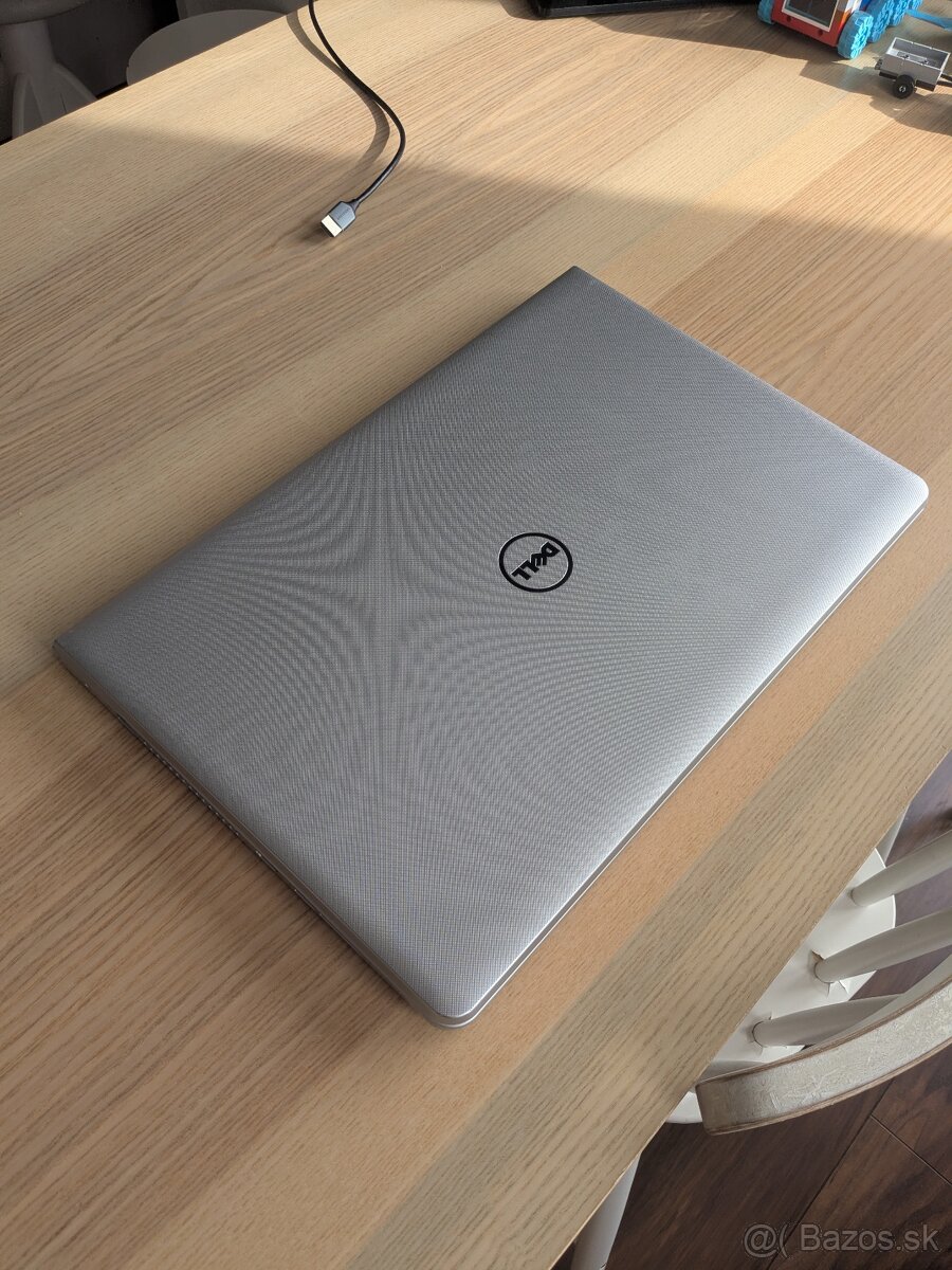 Dell Inspiron 17" - 2