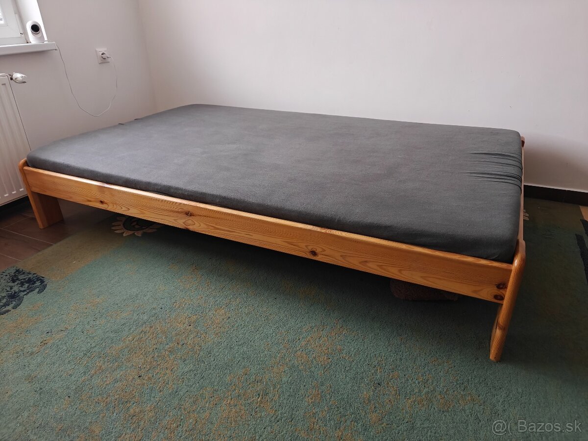 Predám posteľ borovica - 2