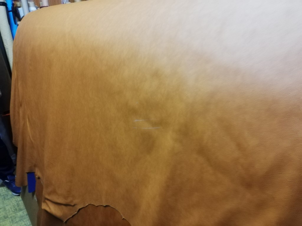 Predam pravú kožu, čalunícku, - 2