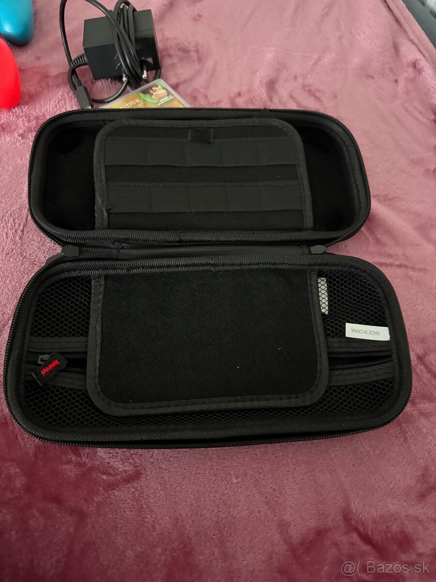 Nintendo Switch + príslušenstvo + hra + 256GB karta - 2