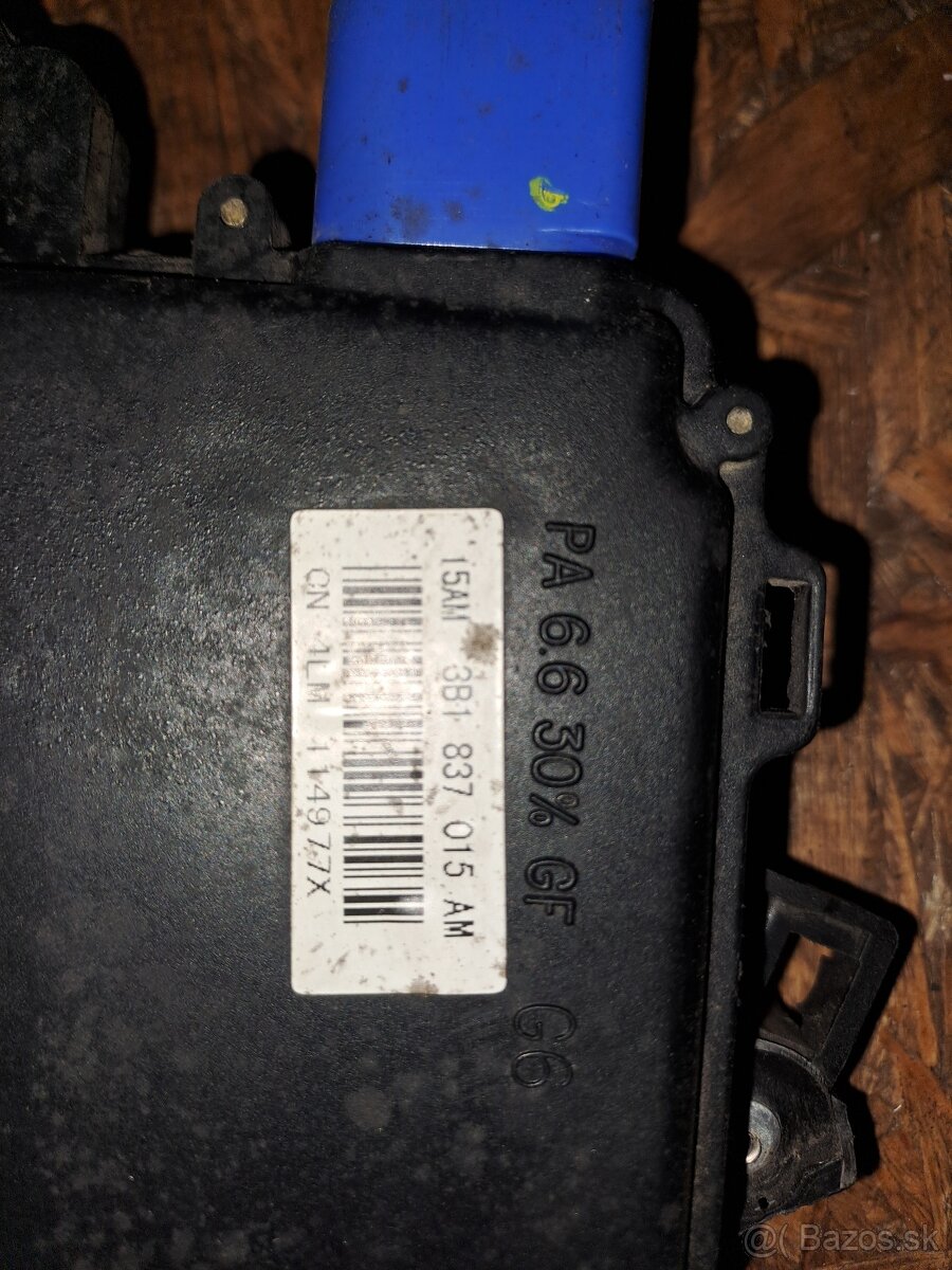 Zámok dverí s číslom dielu 3B1 837 015 AM - 2