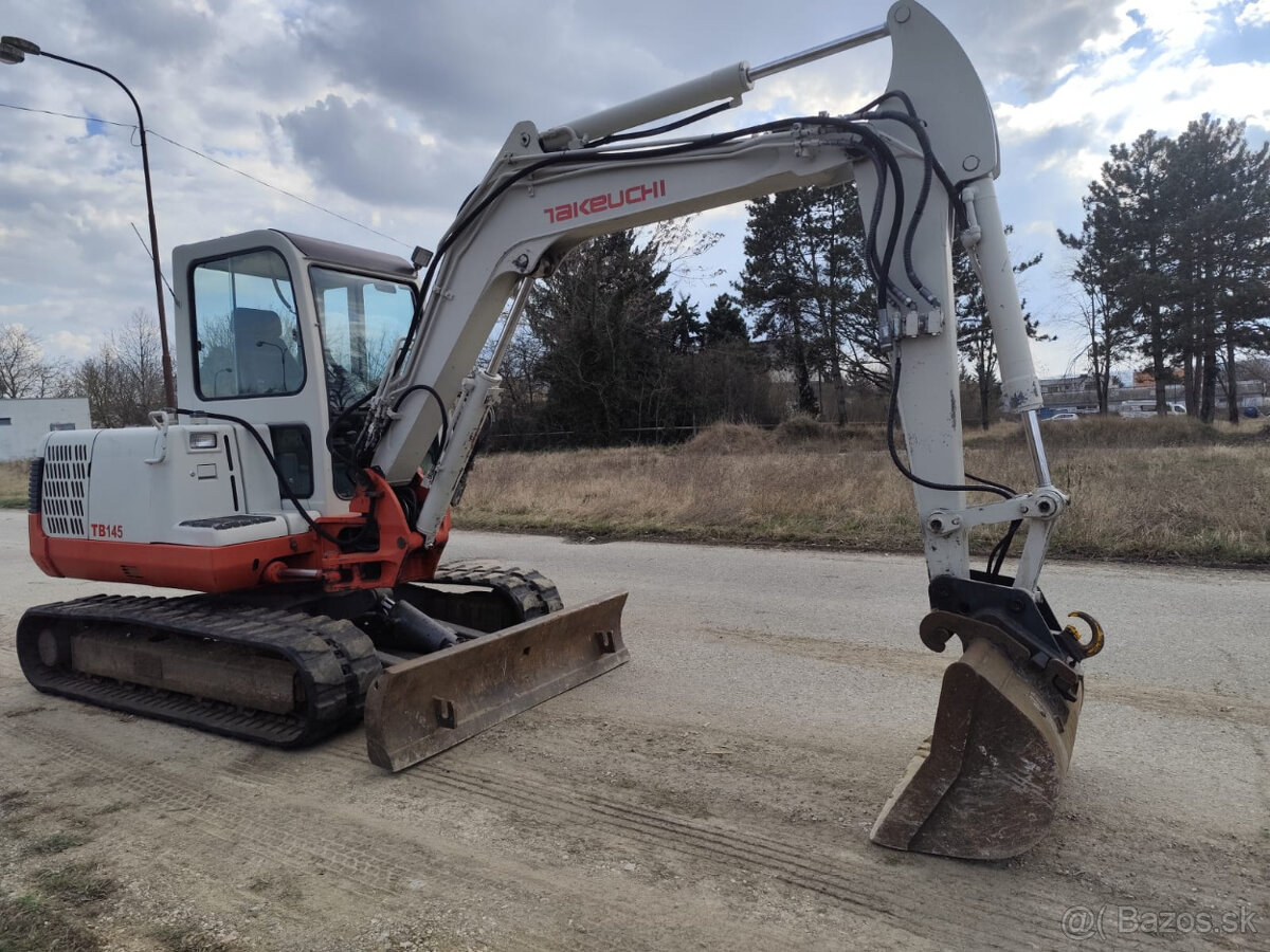 Báger Takeuchi TB145. Váha 4800kg, po servise. - 2