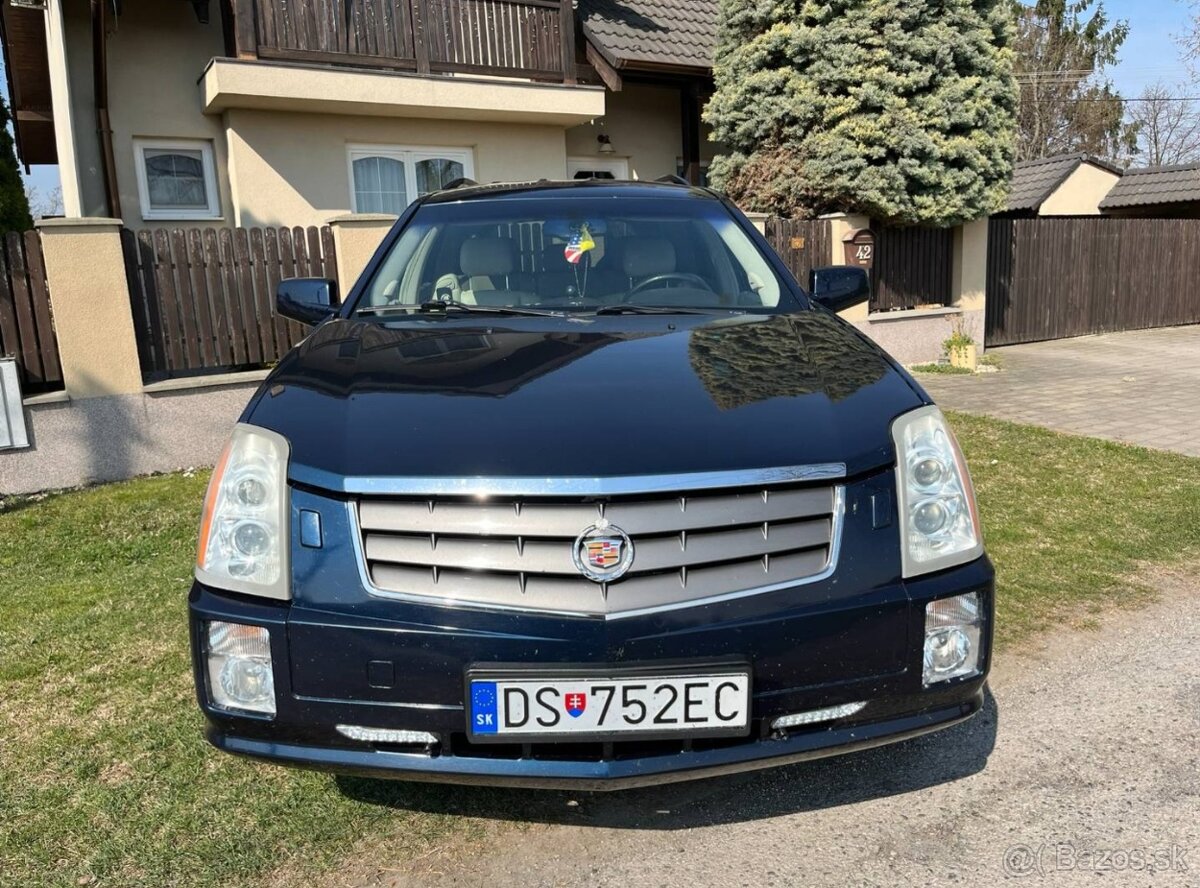 Cadillac SRX 4.6i - 2