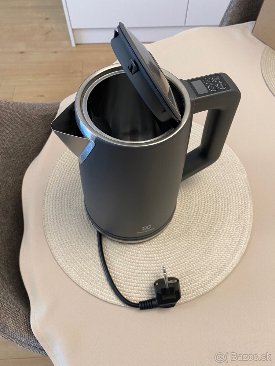Rýchlovarná kanvica Electrolux Create 5 E5K1-6AN - 2