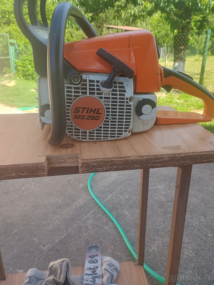 STIHL MS250 - 2