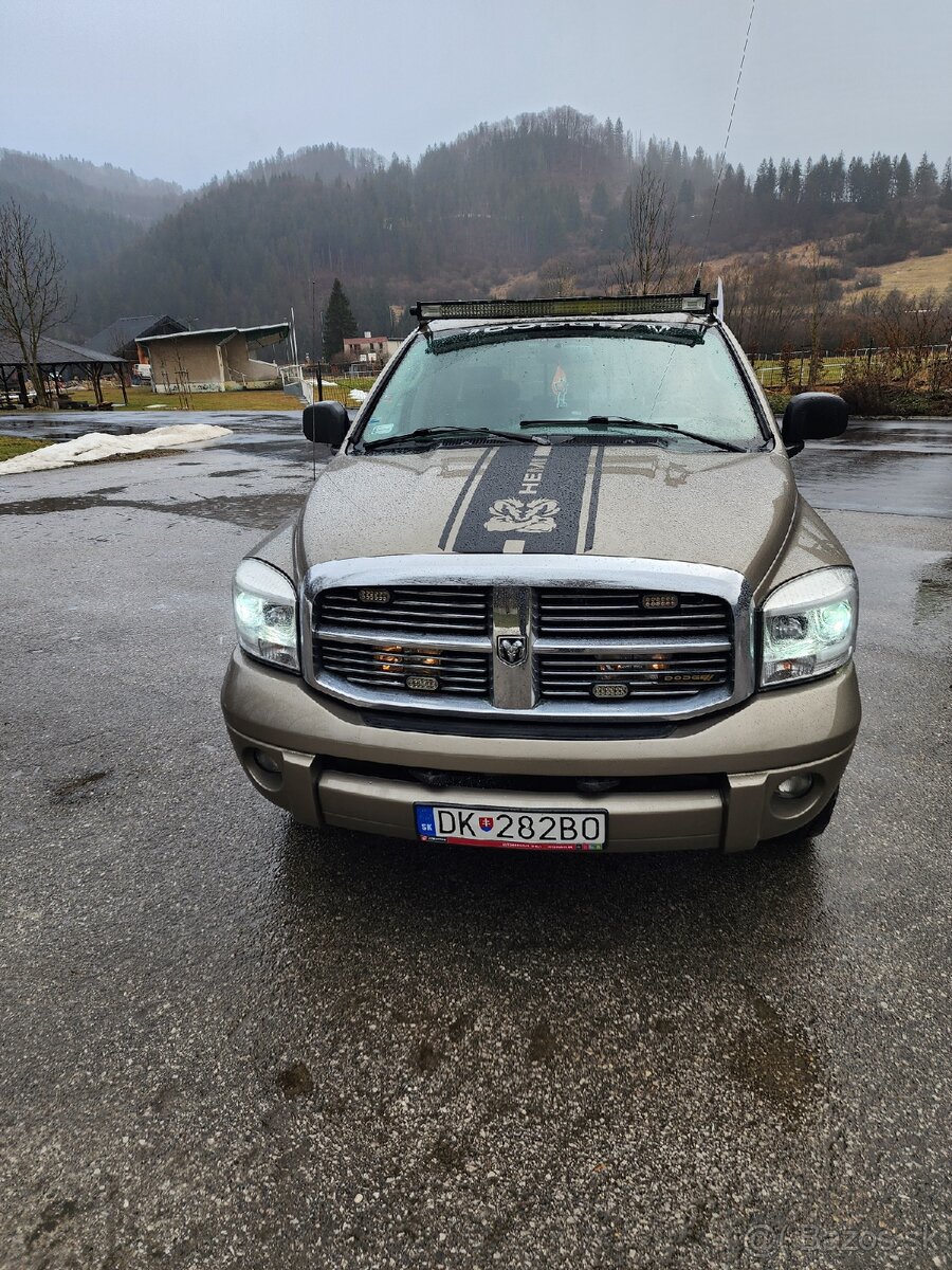 Predám dodge ram 5,7 hemi 4x4 2007 laramie - 2