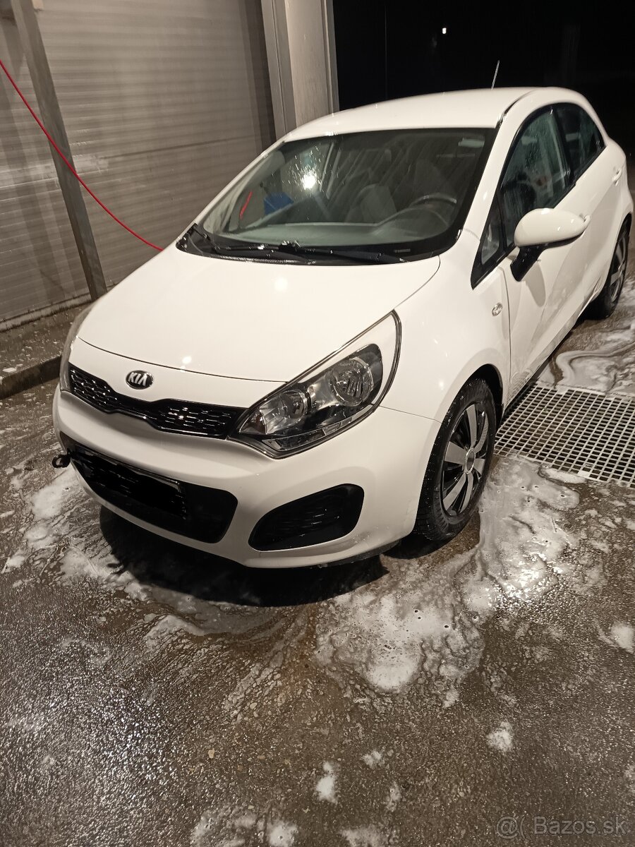 Kia Rio - 2