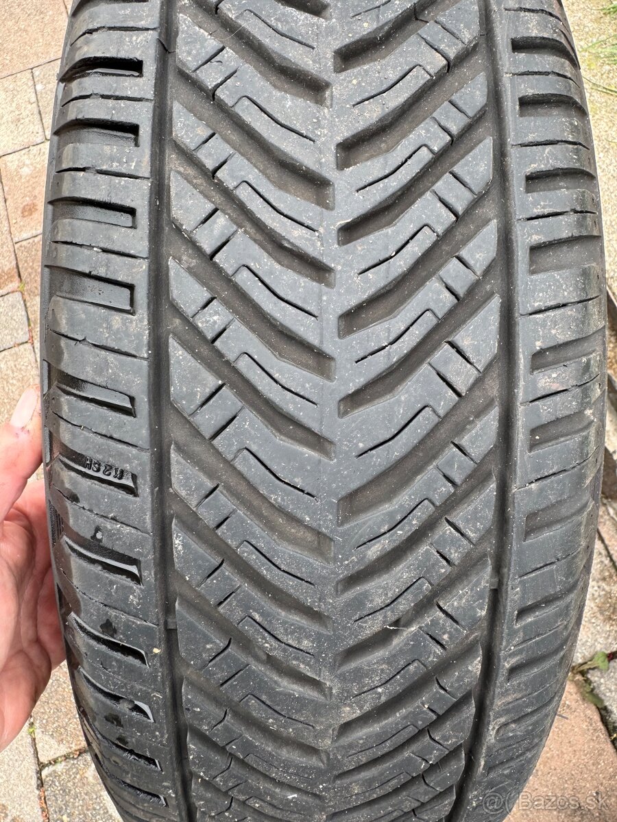 205/55 R19 - 2